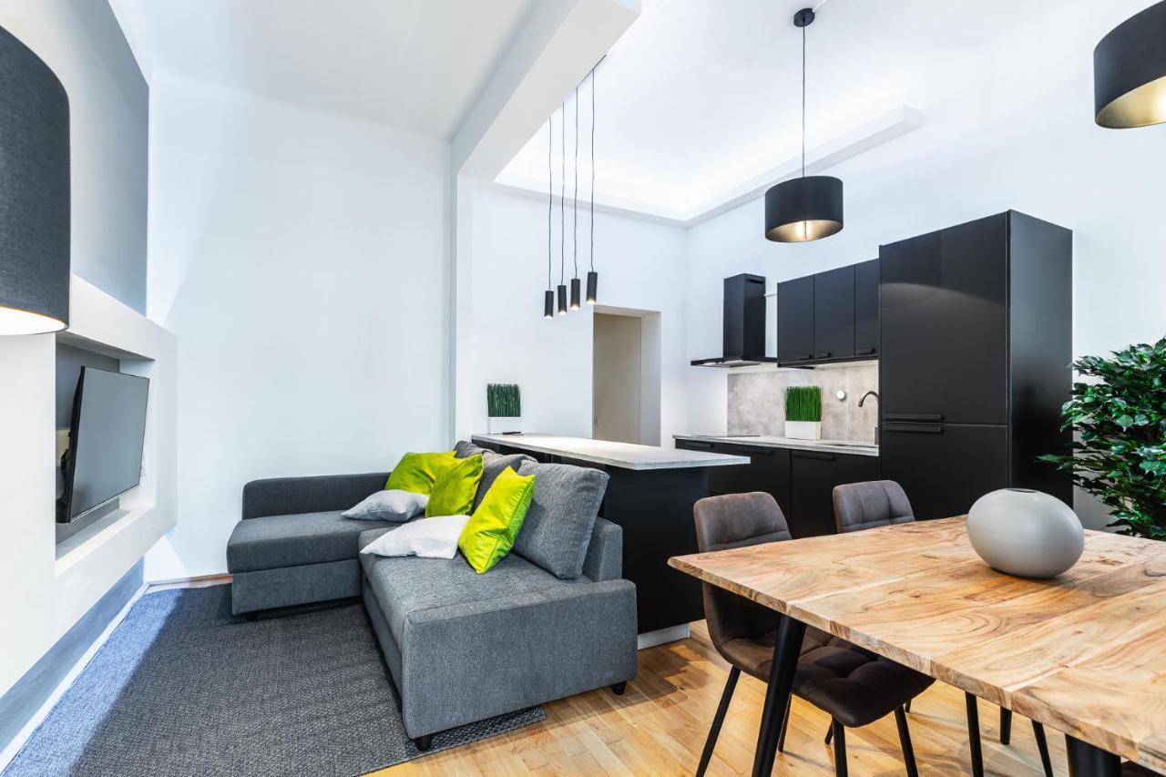 וינה Stylish Designed Apartment In A Top Location מראה חיצוני תמונה