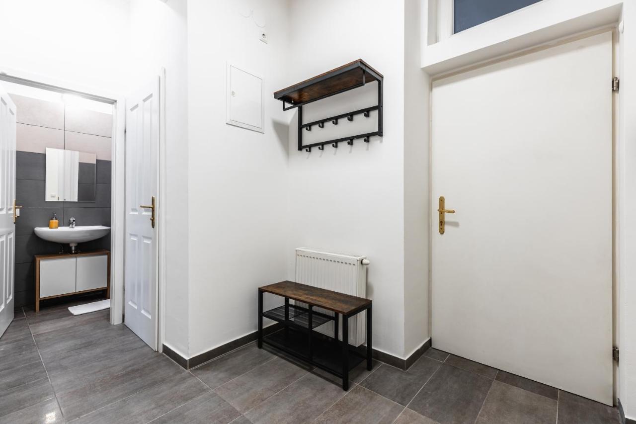 וינה Stylish Designed Apartment In A Top Location מראה חיצוני תמונה